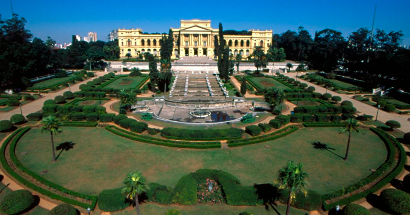 Parque da Independência, ao fundo Museu do Ipiranga 