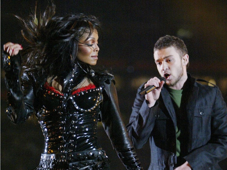 Janet Jackson e Justin Timberlake no super bowl 2004