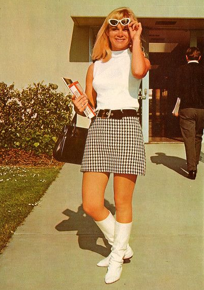 Introduzir 42+ imagem calça feminina dos anos 60 - br.thptnganamst.edu.vn