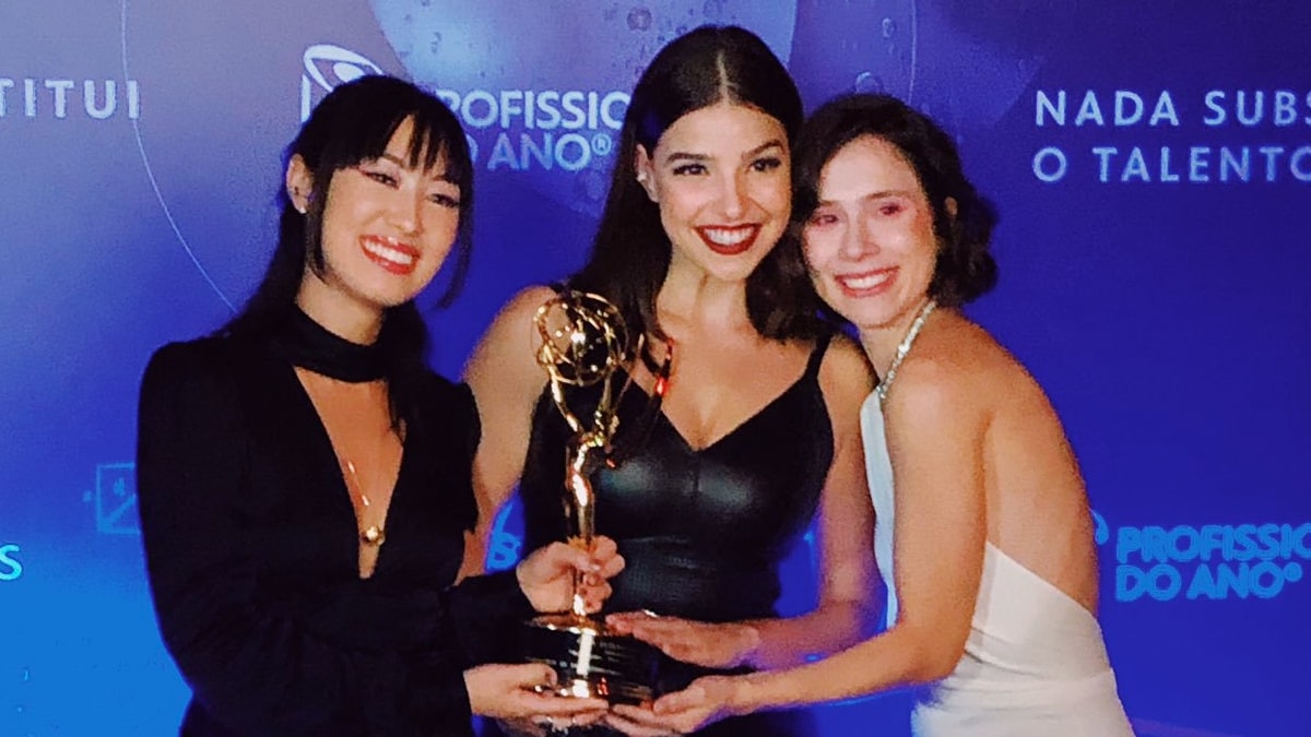 Ana Hikari, Daphne Bozaski e Gabriela Medvedovski no Emmy