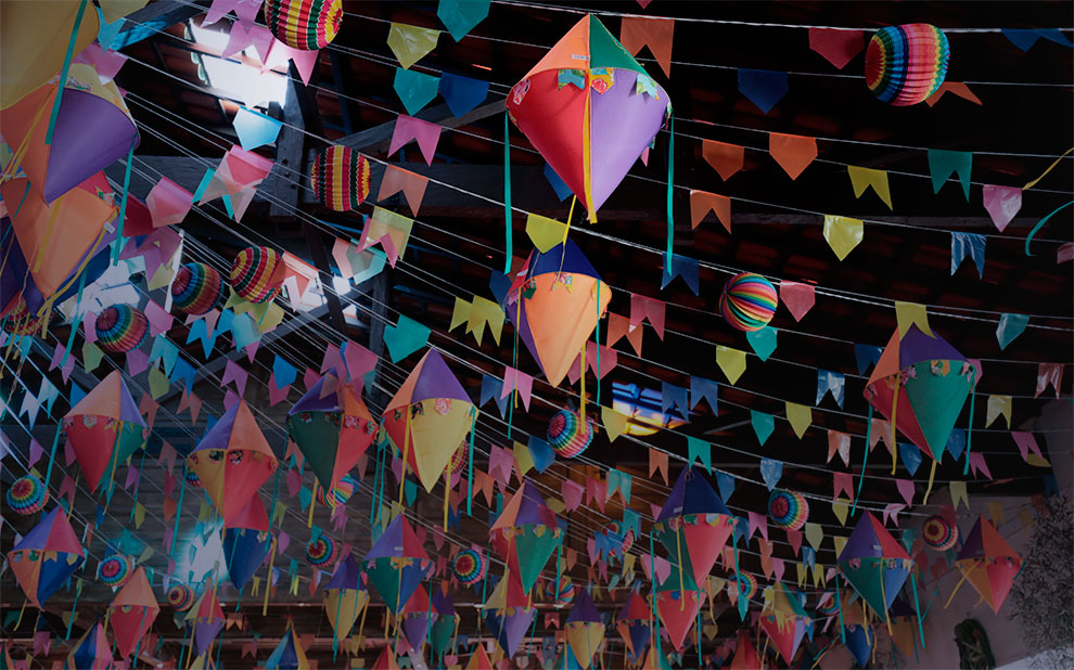 Bandeiras estão presentes nas festas juninas. (Foto: Reprodução)