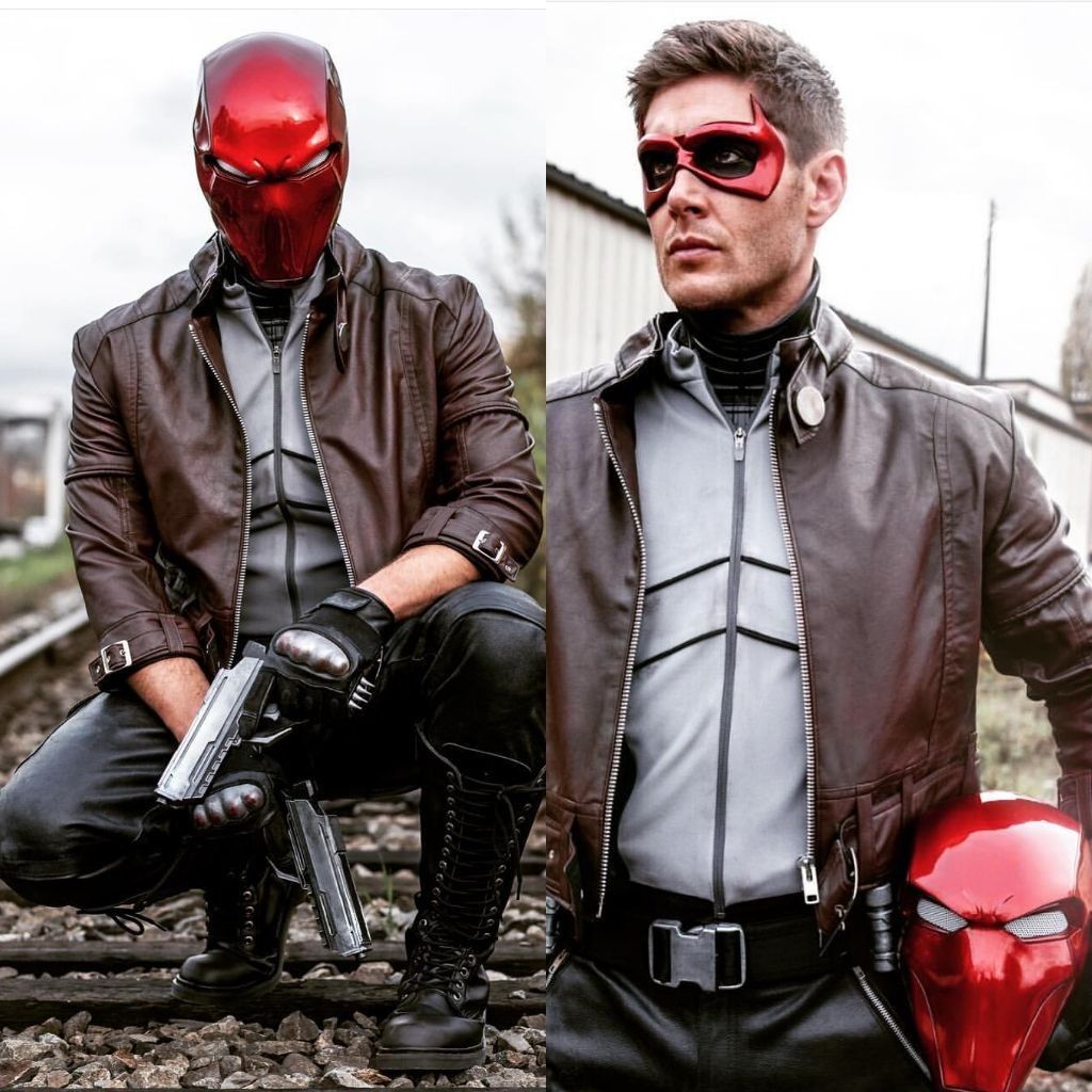 Jensen em suas redes sociais fazendo cosplay do Capuz Vermelho para o Halloween de 2018. Fonte: Jensen Ackles
