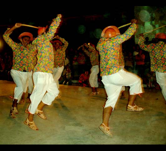 Dança maneiro-pau