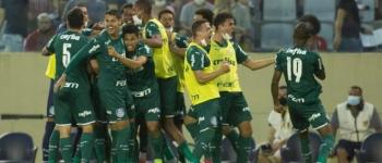 Palmeiras vence Choque-Rei em noite marcada por invasão a campo