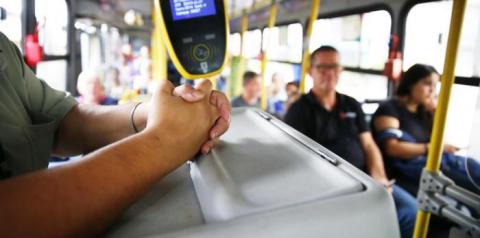 O futuro incerto dos cobradores de ônibus