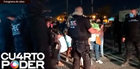 Jornalistas são atacados pela Polícia Civil e  são impedidos de documentar protesto na cidade de Coahuila no México 