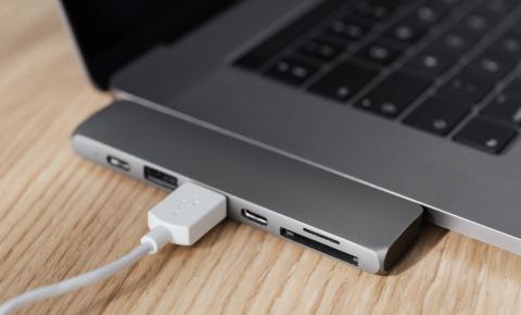 Tecnologia USB facilita a conexão entre o computador e diversos dispositivos