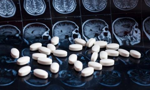 Estados Unidos aprova remédio para combater Alzheimer, em meio a controvérsias