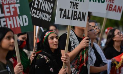 Direitos das mulheres afegãs e a ameaça de perdê-los com a volta do Taliban