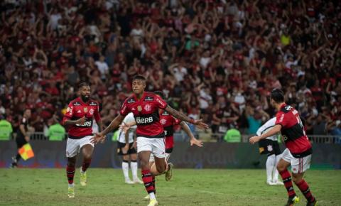 No fim, Bruno Henrique marca e dá vitória ao Flamengo 
